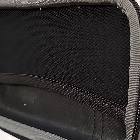 Case Logic NGC-1 Nintendo DS Game Case (Black) - Picture 3 of 6